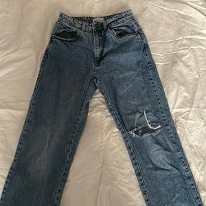 Lightly worn Cotton on straight leg women’s jeans.